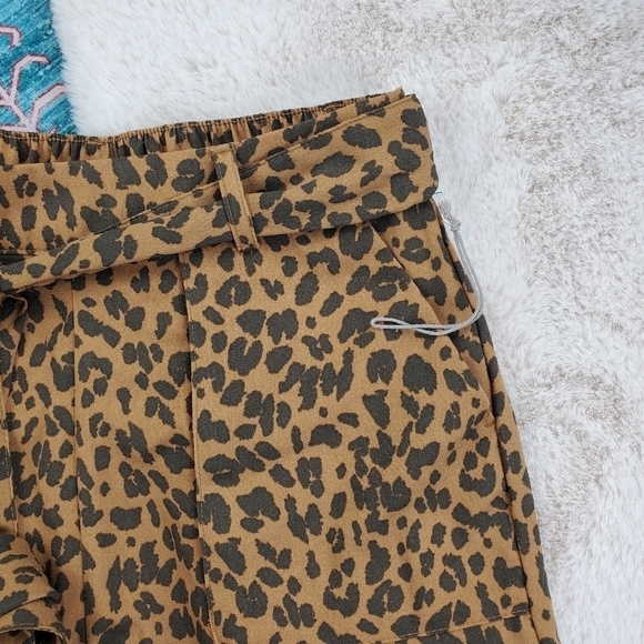 A New Day Leopard Paperbag Shorts XS - Picture 2 of 5